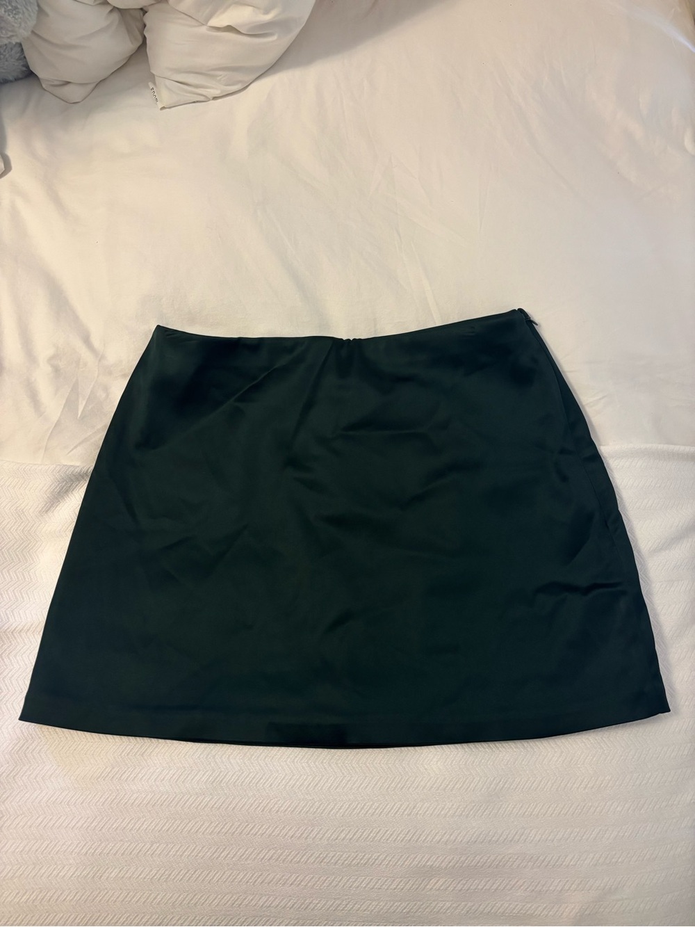 NWT Abercrombie dark green satin holiday fall skirt size medium